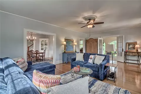 607 W Main St, Easley, SC 29640 photo 8