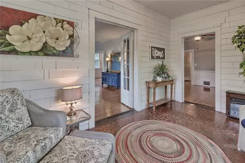 607 W Main St, Easley, SC 29640 photo 10