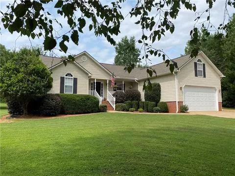 395 Springbrook Rd, Walhalla, SC 29691 photo 1