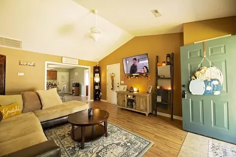 21 Saluda St, Honea Path, SC 29654 photo 4
