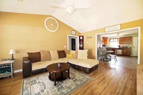 21 Saluda St, Honea Path, SC 29654 photo 5