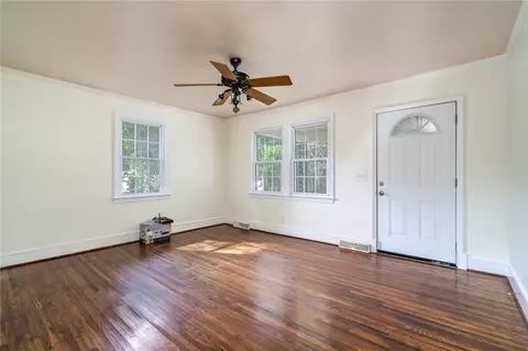 121 Davis St, Williamston, SC 29697 photo 4