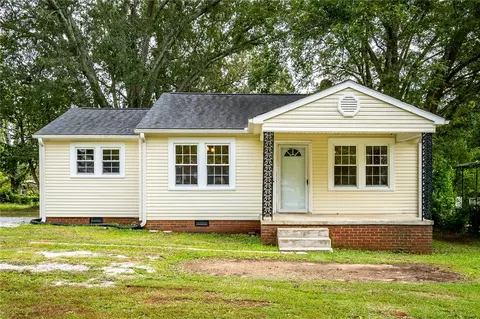 121 Davis St, Williamston, SC 29697 photo 1