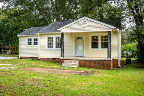 121 Davis St, Williamston, SC 29697 photo 2