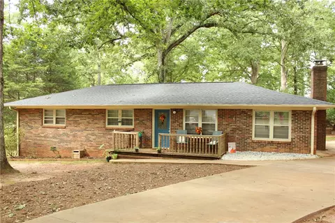 108 Rhonda Rd, Central, SC 29630 photo 2