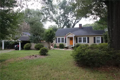 512 S Mechanic St, Pendleton, SC 29670 photo 2