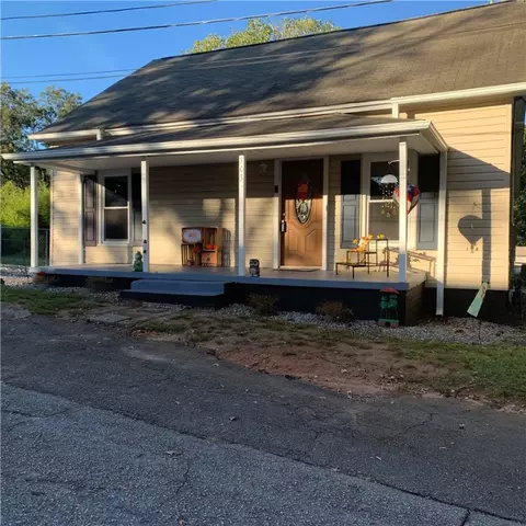 303 Turner St, Easley, SC 29640 photo 1