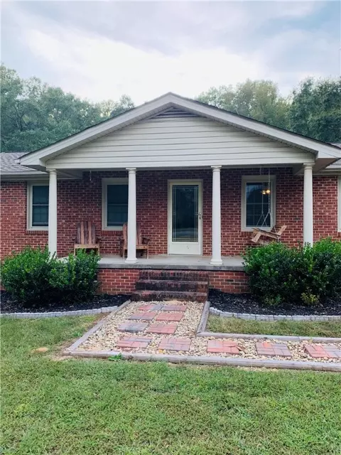 209 Lola Ln, Honea Path, SC 29654 photo 2