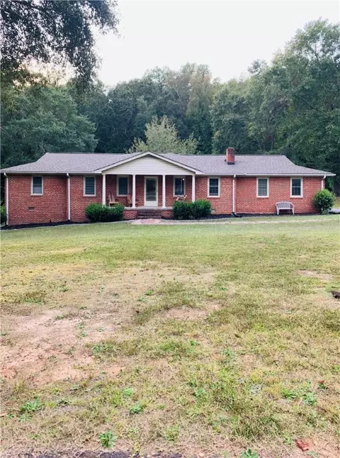 209 Lola Ln, Honea Path, SC 29654 photo 1