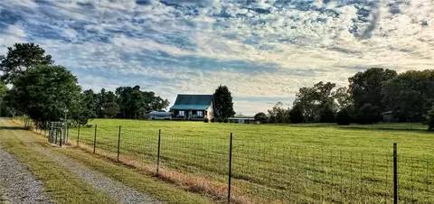 1810 Danenhower Rd, Pendleton, SC 29670 photo 2