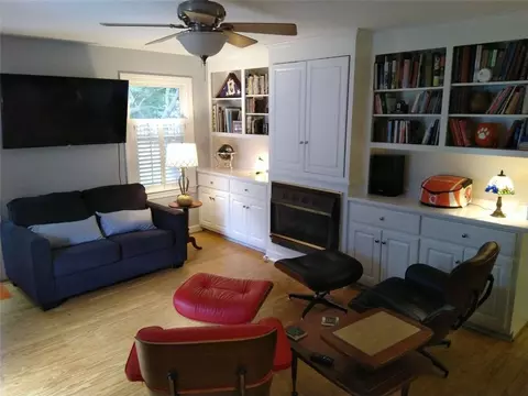 336 S Broad St, Pendleton, SC 29670 photo 8