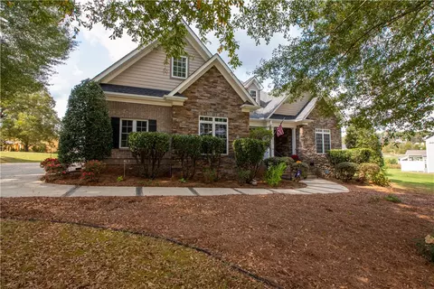 107 Coppermine Dr, Easley, SC 29642 photo 1
