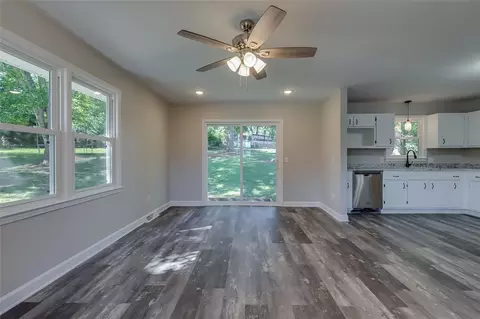 102 Pine Forest Ct, Easley, SC 29640 photo 6