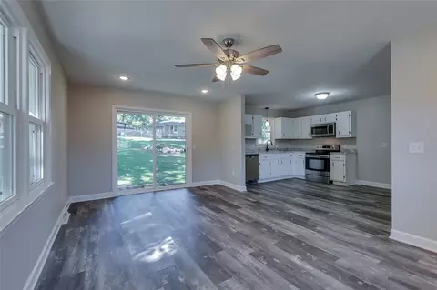 102 Pine Forest Ct, Easley, SC 29640 photo 8