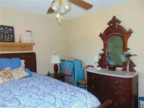 15 Duke St, Pendleton, SC 29670 photo 3
