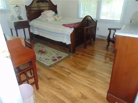 15 Duke St, Pendleton, SC 29670 photo 4