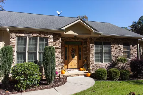 304 Crossover Dr, Seneca, SC 29672 photo 2