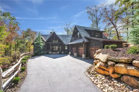 225 Deep Cove Pt, Sunset, SC 29685 photo 3