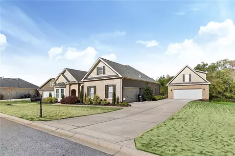 1015 Hillcrest Ct, Anderson, SC 29621 photo 1