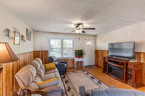 437 S Elm St, Pendleton, SC 29670 photo 7