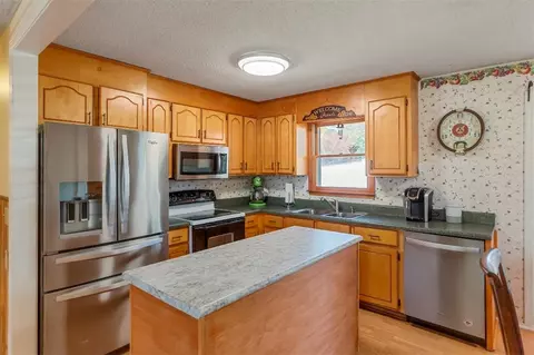 437 S Elm St, Pendleton, SC 29670 photo 9