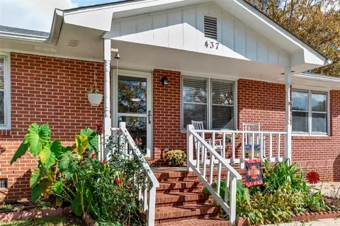 437 S Elm St, Pendleton, SC 29670 photo 2