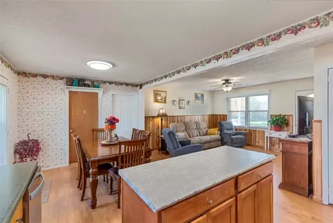 437 S Elm St, Pendleton, SC 29670 photo 10