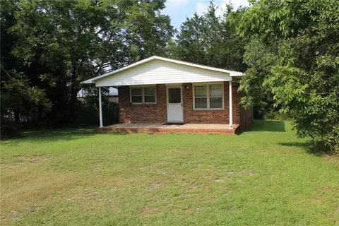 102 Capell Dr, Pelzer, SC 29669 photo 1