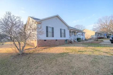 236 Pine Knoll Dr, Easley, SC 29642 photo 2