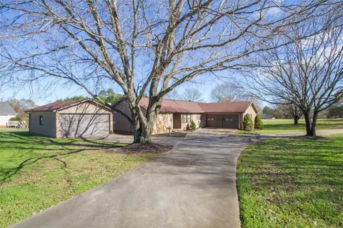 1601 Moorehead Pl, Pendleton, SC 29670 photo 2