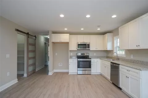 512 Linking Rd, Seneca, SC 29672 photo 7