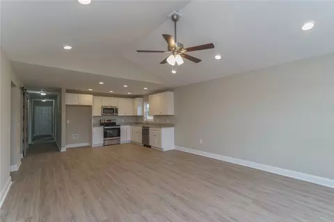 512 Linking Rd, Seneca, SC 29672 photo 5