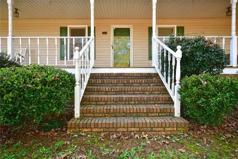 1011 Cherokee Rd, Pelzer, SC 29669 photo 4