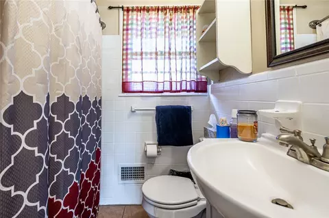 4 Polly St, Honea Path, SC 29654 photo 9