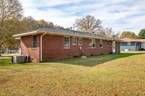 4 Polly St, Honea Path, SC 29654 photo 10