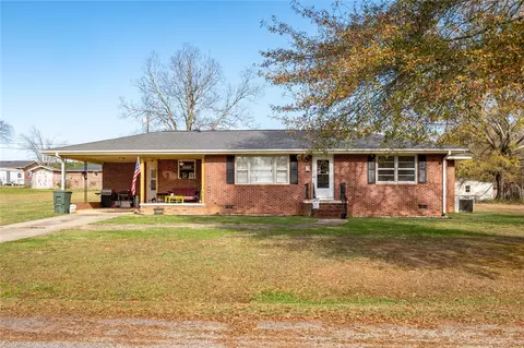 4 Polly St, Honea Path, SC 29654 photo 1
