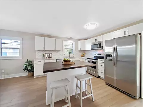 806 E Main St, Easley, SC 29640 photo 9