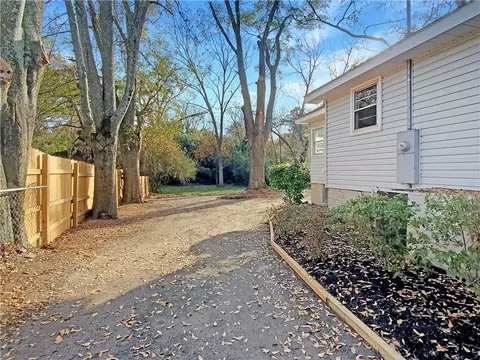 806 E Main St, Easley, SC 29640 photo 10