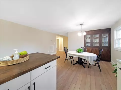 806 E Main St, Easley, SC 29640 photo 15