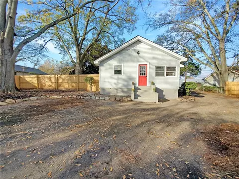 806 E Main St, Easley, SC 29640 photo 39