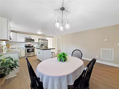 806 E Main St, Easley, SC 29640 photo 18