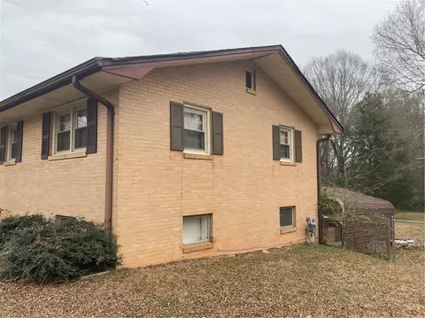 237 S Belton Hwy, Williamston, SC 29697 photo 3