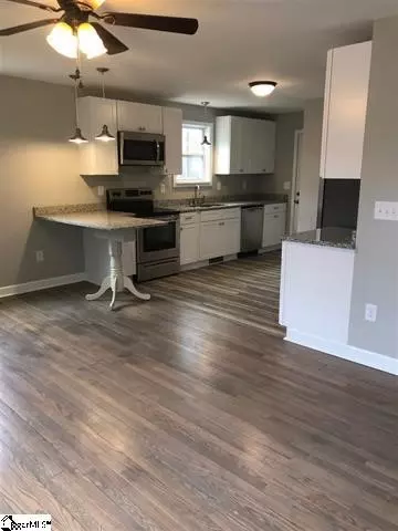 302 Anzio St, Easley, SC 29640 photo 4