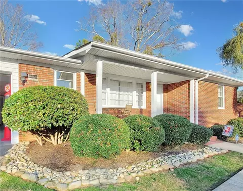 210 Tiffany Dr, Easley, SC 29640 photo 2