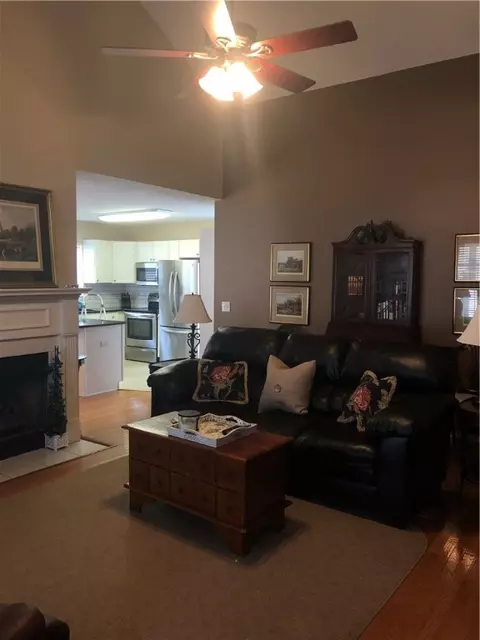 207 Grand Oak Cir, Pendleton, SC 29670 photo 2