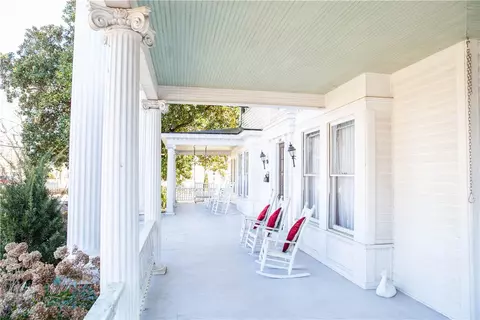 408 E Main St, Walhalla, SC 29691 photo 4