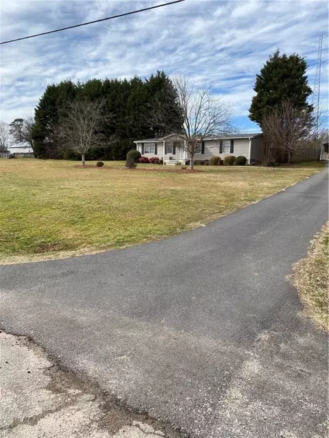 17 Red Fox Blvd, Williamston, SC 29697 photo 2