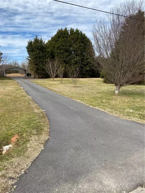 17 Red Fox Blvd, Williamston, SC 29697 photo 3