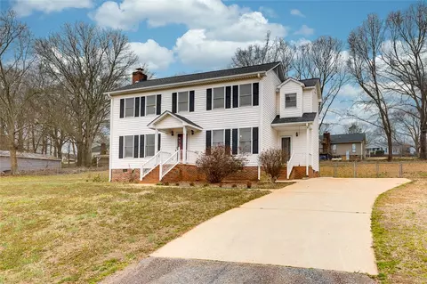 108 Mill Pond Rd, Easley, SC 29642 photo 2