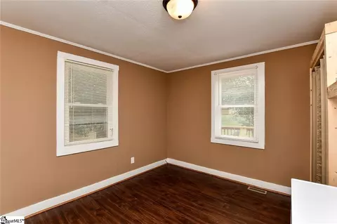 202 W 4th Ave, Easley, SC 29640 photo 5